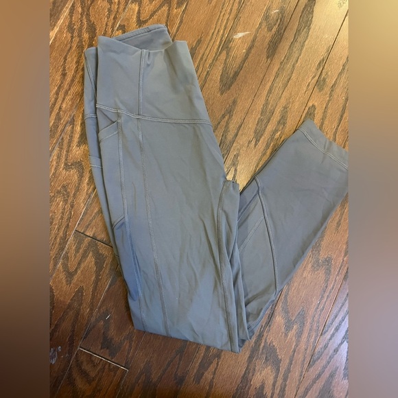 LULULEMON All The Right places crop II 23”inseam gray size 6 - Picture 4 of 7